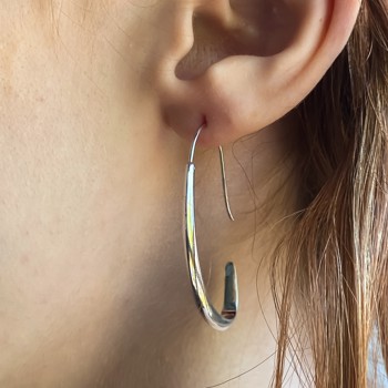 Støvring Design's Lange Schleifen-Ohrringe rhodiniertes Silber